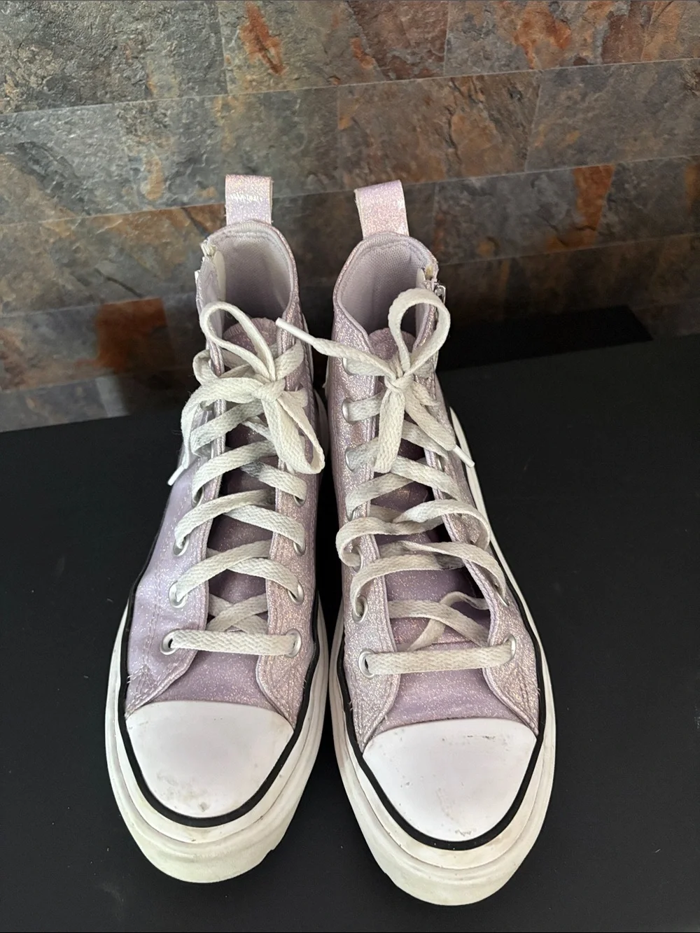 Converse lugged lift
